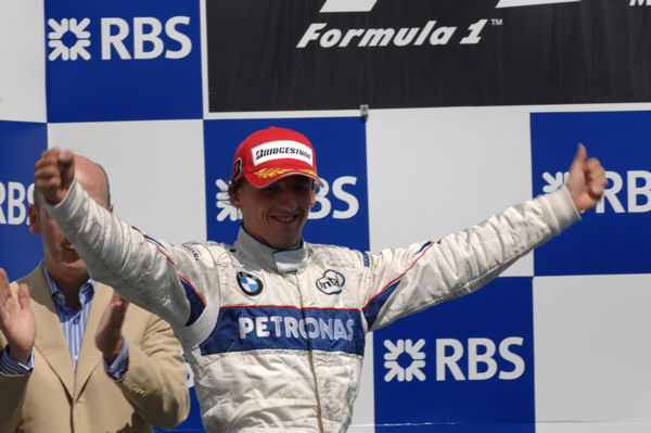 Kubica logra su primera victoria en la Fórmula 1