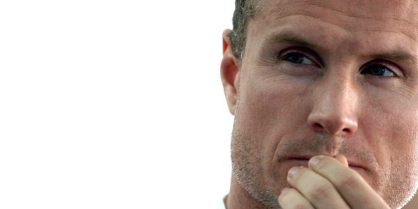 Coulthard protagoniza una campaña de seguridad vial