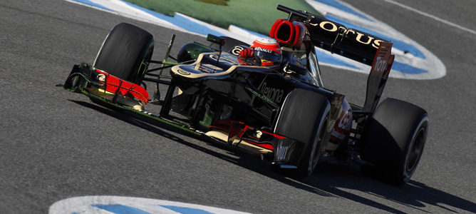 Romain Grosjean con el Lotus E21 en Jerez