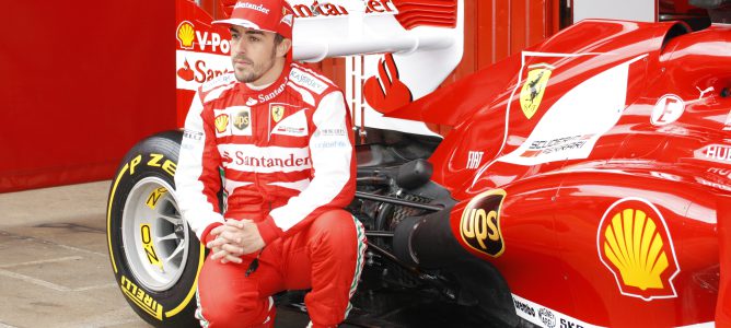 Ferrari desvela en Montmeló su nuevo patrocinio con la marca UPS