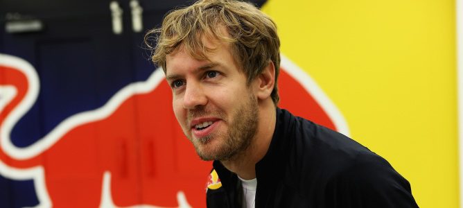 Sebastian Vettel lidera también la segunda mañana de test en Barcelona
