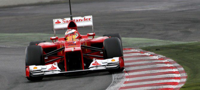 Jules Bianchi con el F2012 haciendo pruebas aerodinámicas