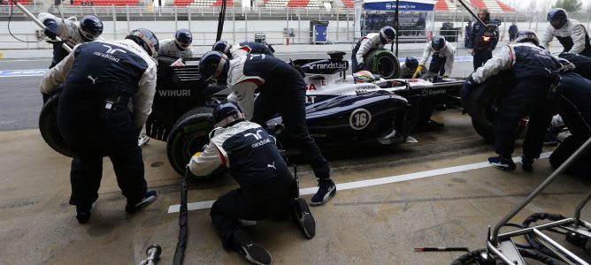 ¿Ha cambiado Williams la solución adoptada en los escapes del FW35?