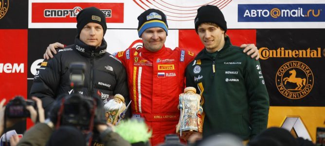 Kimi Räikkönen y Charles Pic disfrutaron sobre el hielo en Moscú