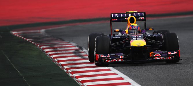 Mark Webber marca la diferencia y se lleva el mejor tiempo el primer día de test en Barcelona