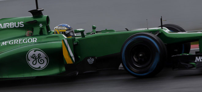 Charles Pic con Caterham bajo la lluvia de Montmeló