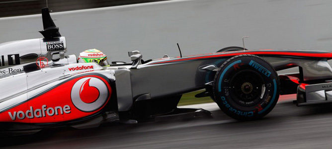 Sergio Pérez con neumáticos de lluvia en los test de Barcelona