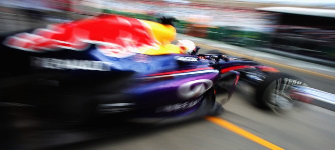 Sebastian Vettel saliendo del box