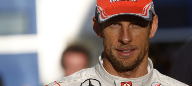 Jenson Button: "Estamos dos segundos por detrás del ritmo"