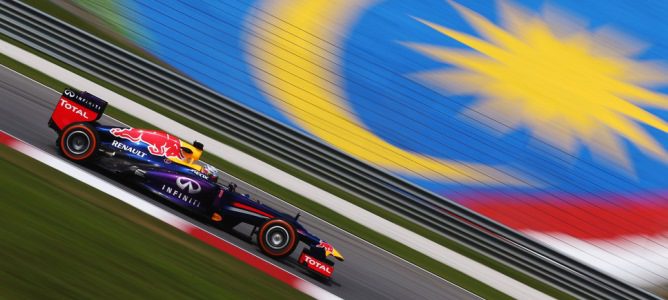 Sebastian Vettel con su RB9 en Sepang