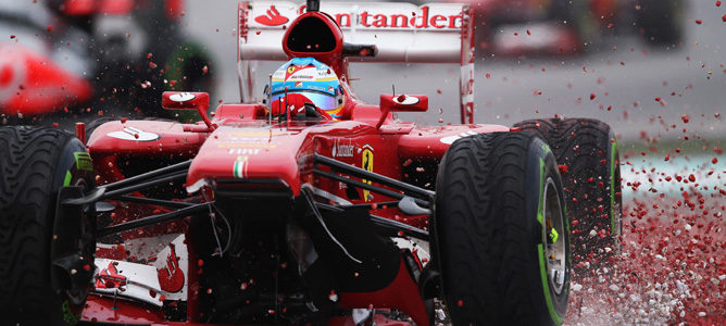Sebastian Vettel se lleva una disputada victoria en el GP de Malasia 2013