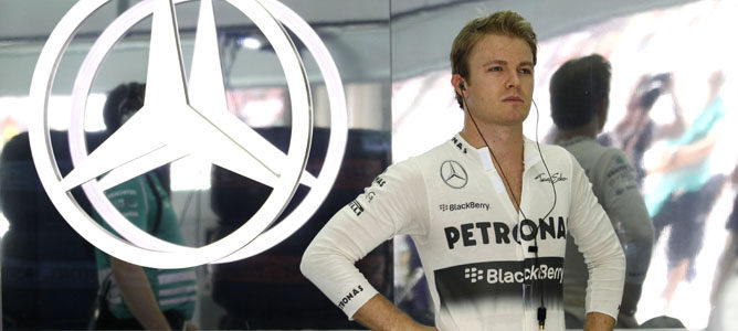 Niki Lauda: "Ross Brawn debió dejar adelantar a Nico Rosberg"