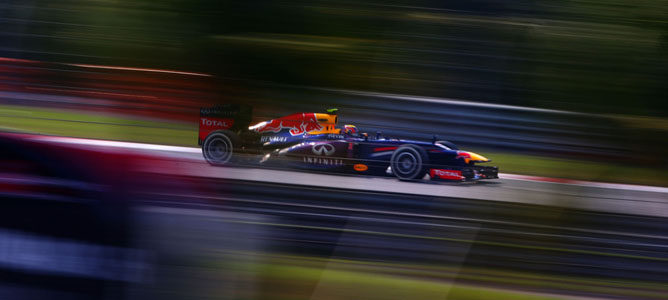 Red Bull niega que Mark Webber no vaya a continuar en 2014