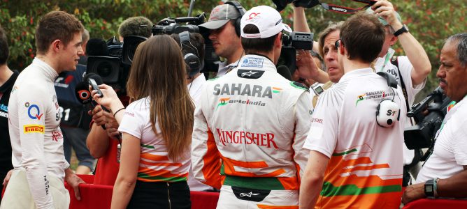 Los pilotos de Force India atienden a la prensa