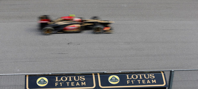 Lotus es el primer equipo de F1 en volver al aeródromo de Duxford tras el accidente de Maria de Villota