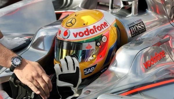 Lewis vuela en la última jornada en Silverstone