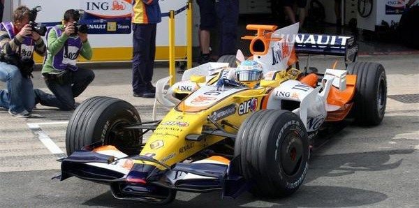 Alonso algo más contento con el coche