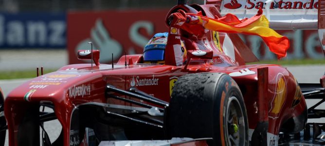 Fernando Alonso se libra de ser sancionado por el asunto de la bandera española