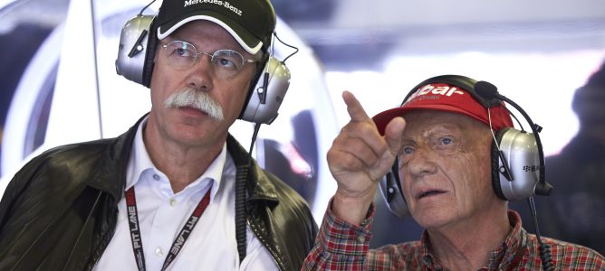 Niki Lauda y Dietrich Mateschitz en Mercedes