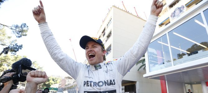 Nico rosberg celebra la victoria de Mónaco