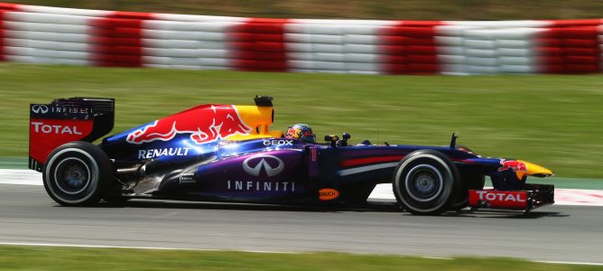 Sebastian Vettel: "Cada vuelta que realizó Mercedes en el test con Pirelli es una ventaja"