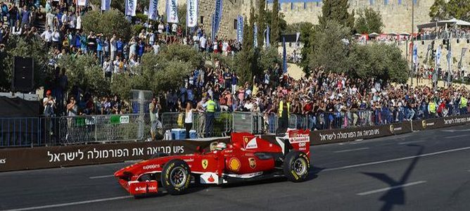 Giancarlo Fisichella disfruta con el F60 de la primera edición del 'Jerusalem Peace Road Show'