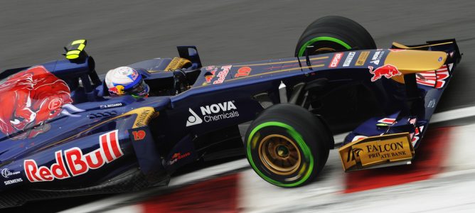Daniel Ricciardo lidera los primeros entrenamientos en Silverstone en una sesión poco activa