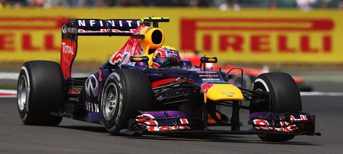 Mark Webber cree que Ricciardo "merece" un asiento en Red Bull