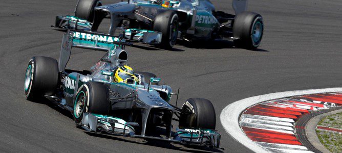 Lewis Hamilton: "Tenemos un buen coche que, por alguna razón, no funciona en condiciones de calor"