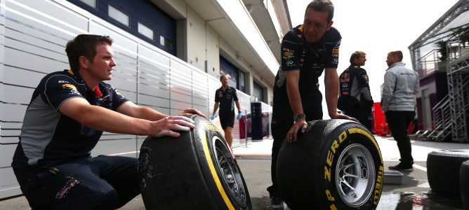 El cámara golpeado por el neumático de Webber se encuentra en buen estado