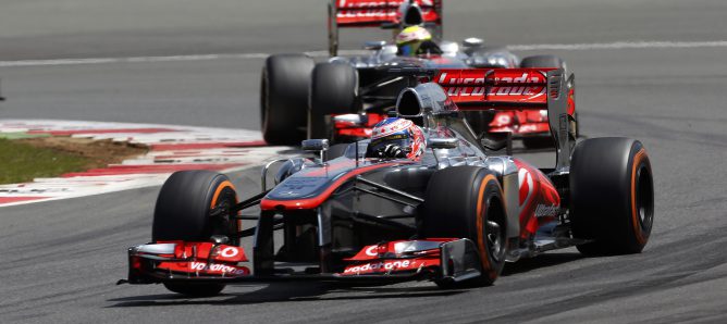 Los McLaren luchan en Silverstone