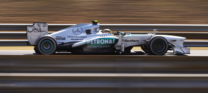 Lewis Hamilton supera a Sebastian Vettel en una ajustada pole en el GP de Hungría 2013