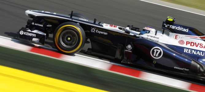 Valtteri Bottas avanza con el FW35