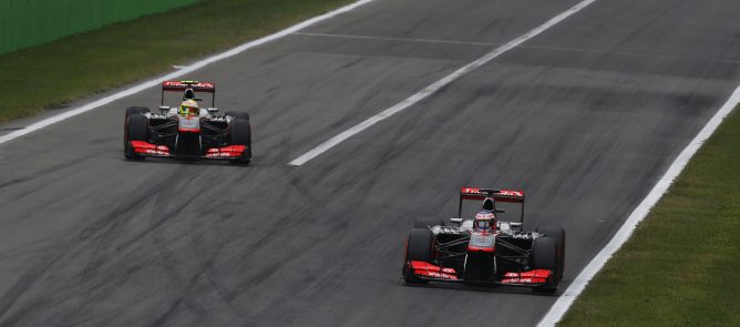Jenson Button y Sergio Pérez en Monza