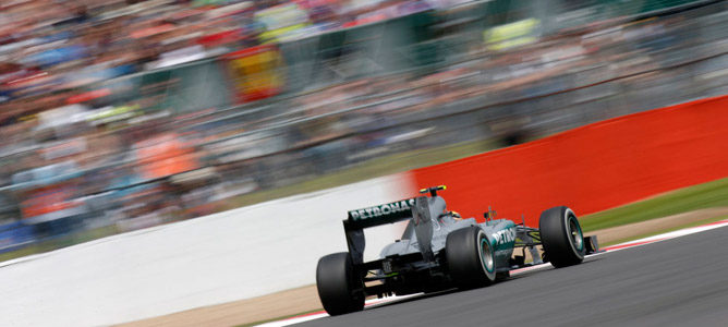 Lewis Hamilton lidera la primera sesión de entrenamientos libres del GP de Singapur 2013