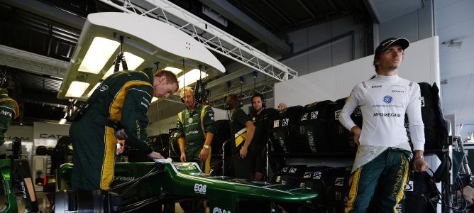 Charles Pic en el box de Caterham