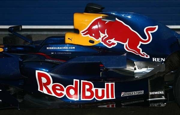 Desalojada la fábrica de Red Bull