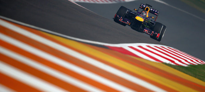 Sebastian Vettel con Red Bull en los libres de India 2013