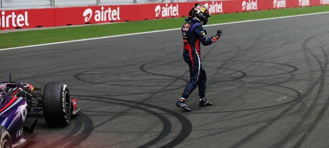 Sebastian Vettel en la recta principal del circuito de Buddh