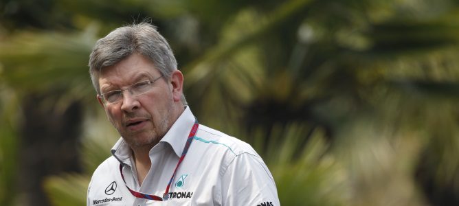 El equipo Mercedes no confirma ni niega la salida de Ross Brawn