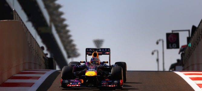 Sebastian Vettel lidera con los Mercedes a la estela en los Libres 3 del GP de Abu Dabi 2013