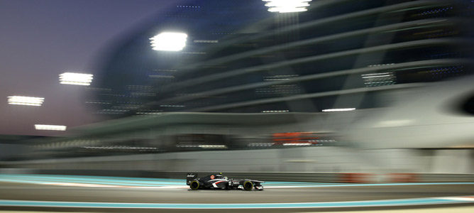 Mark Webber se impone a Vettel y logra la pole del GP de Abu Dabi 2013