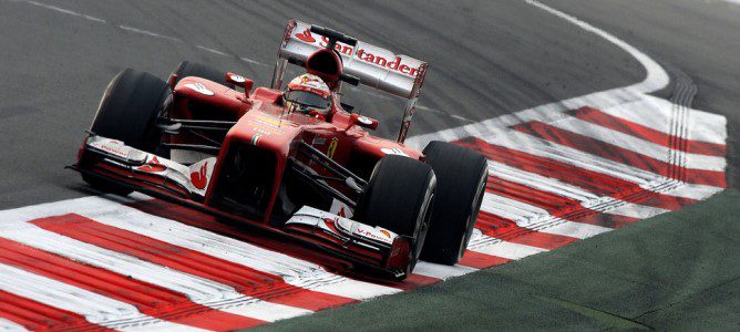Fernando Alonso lidera unos caóticos y desorganizados Libres 1 del GP de Estados Unidos