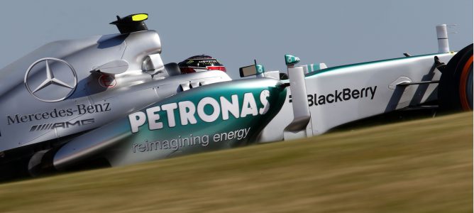 Lewis Hamilton: "El compuesto medio funciona bien en tandas largas"