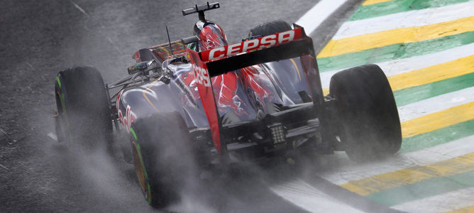 Trasera del Toro Rosso de Vergne en la lluvia de Brasil 2013