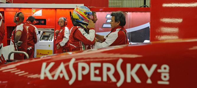 Fernando Alonso vuelve al trabajo: "Ha sido agradable volver a pilotar, aunque fuese virtualmente"