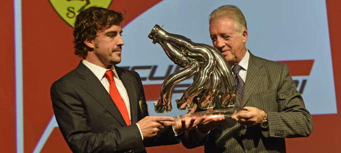 Fernando Alonso, a los empleados de Ferrari: "Sé que estáis trabajando muy duro"