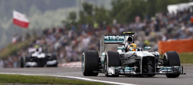 Claire Williams, sobre el cambio a motores Mercedes: "Estamos muy contentos"