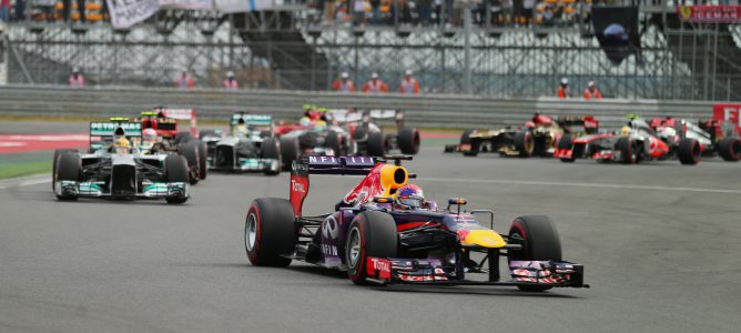 Bernie Ecclestone no cree que Red Bull vaya a abandonar la F1 a corto plazo