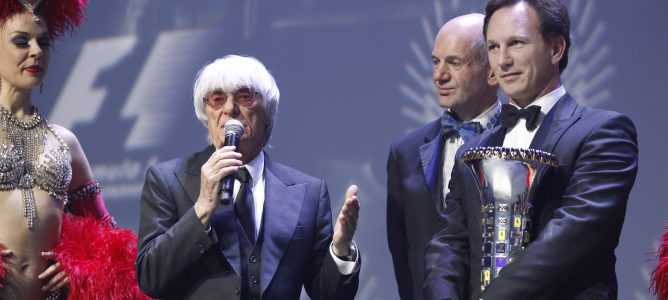 Ecclestone, sobre la doble puntuación: "La idea es extenderlo a tres carreras"